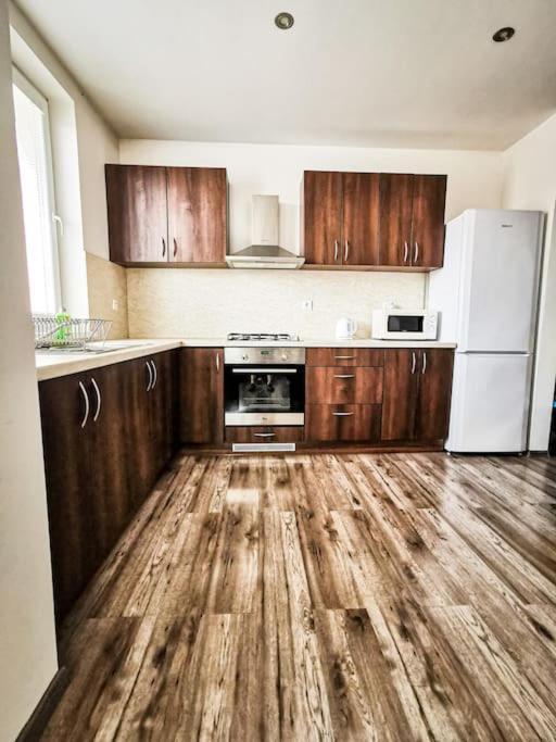Luxusny, Plne Zariadeny, Sukromny Apartman S Klimatizaciou Nedaleko Historickeho Kupelneho Mesta Bojnice Novaky Exterior photo
